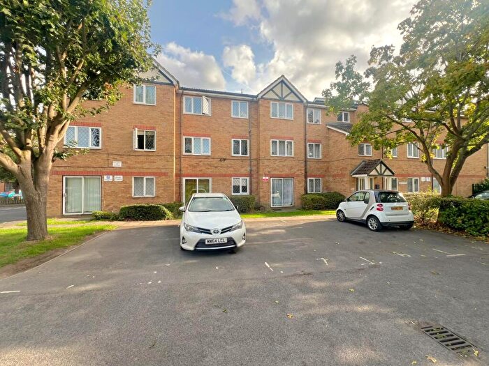 1 Bedroom Flat To Rent In Heathfield Drive, Mitcham, CR4