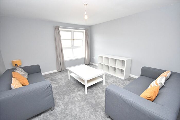 2 Bedroom Flat To Rent In Holland Street, Second Floor Left, City Centre, Aberdeen, AB25
