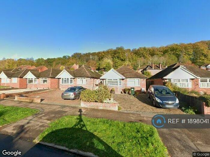 3 Bedroom Bungalow To Rent In Hemdean Road, Caversham, Reading, RG4