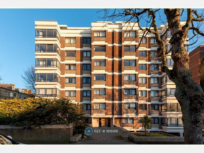3 Bedroom Flat To Rent In Eaton Gardens, Hove, BN3