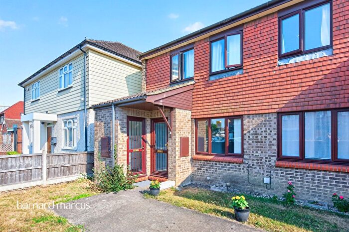 1 Bedroom Maisonette For Sale In Godwin Close, Epsom, KT19