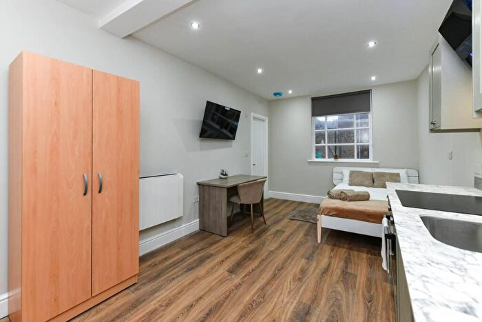 1 Bedroom Private Hall To Rent In Damside Street, Lancaster, LA1