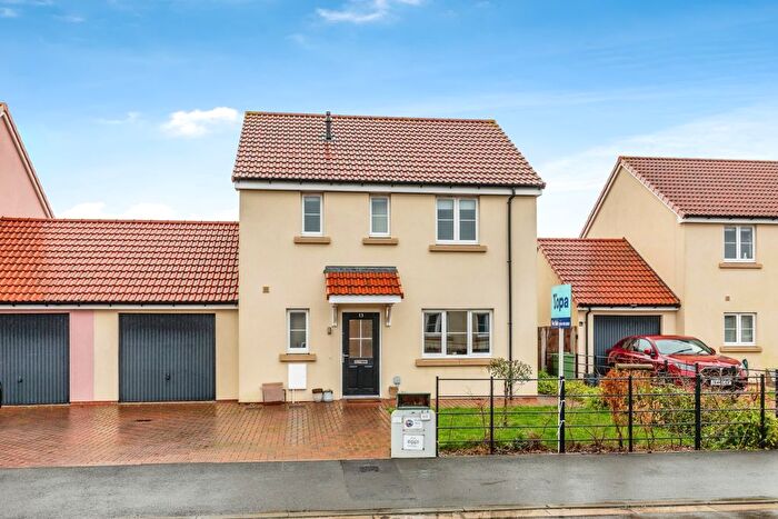 3 Bedroom Link Detached House For Sale In Sedgemoor Close, Weston-Super-Mare, BS24