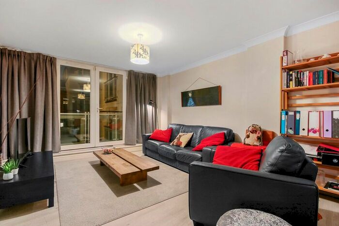 2 Bedroom Apartment To Rent In Woodlands Crescent, Canada Water, SE16