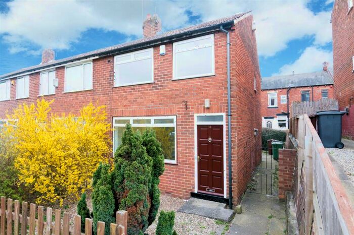 3 Bedroom Semi-Detached House To Rent In Springfield Gardens, Horsforth, Leeds, West Yorkshire, LS18