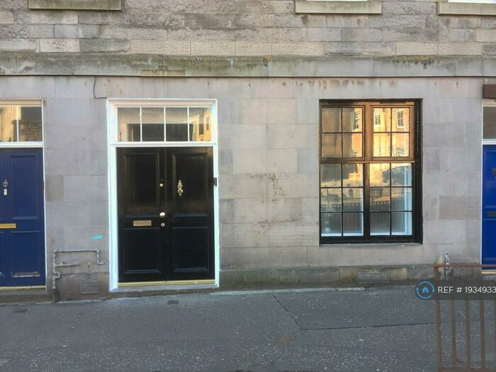 2 Bedroom Maisonette To Rent In Pleasance, Edinburgh, EH8