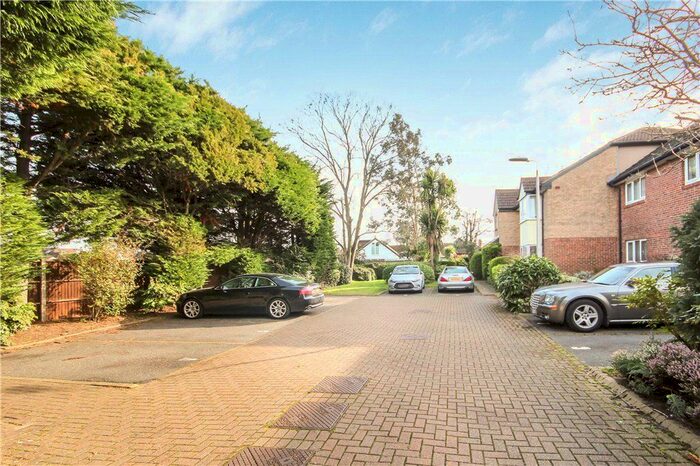 1 Bedroom Flat To Rent In Shepperton Court Drive, Shepperton, Surrey TW17