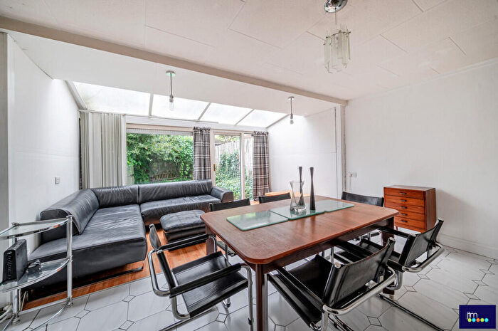 4 Bedroom Terraced House To Rent In Penderyn Way, N7