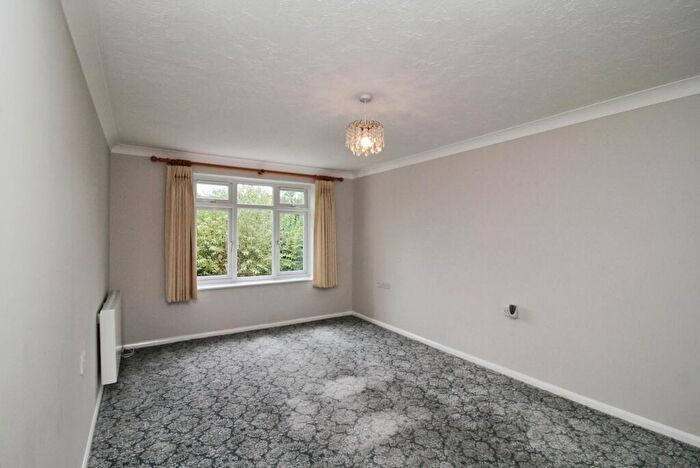1 Bedroom Apartment For Sale In The Dell, Colchester, CO1