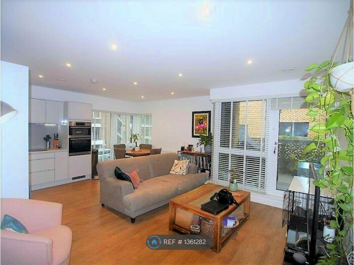 2 Bedroom Flat To Rent In Claudio Court, London, SE5