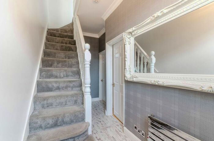 2 Bedroom Property To Rent In Beulah Grove, Croydon, CR0