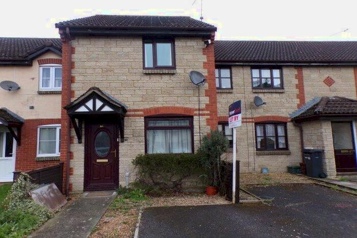 2 Bedroom Property To Rent In Pines Close, Wincanton, BA9