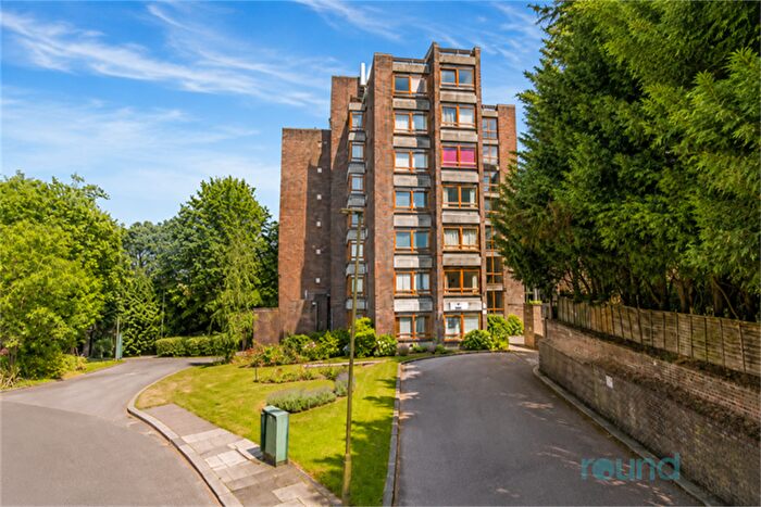 2 Bedroom Flat For Sale In Westchester Court, Westchester Drive, NW4