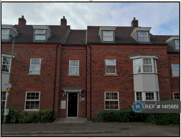 2 Bedroom Flat To Rent In Sefton Court, Welwyn Garden City, AL8