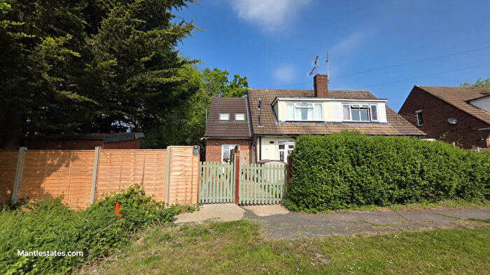 3 Bedroom End Of Terrace House For Sale In Farm Close, High Barnet, EN5