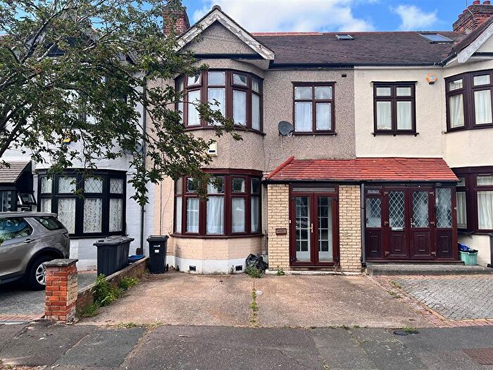 4 Bedroom Property To Rent In Church Road, Newbury Park, Ilford, IG2
