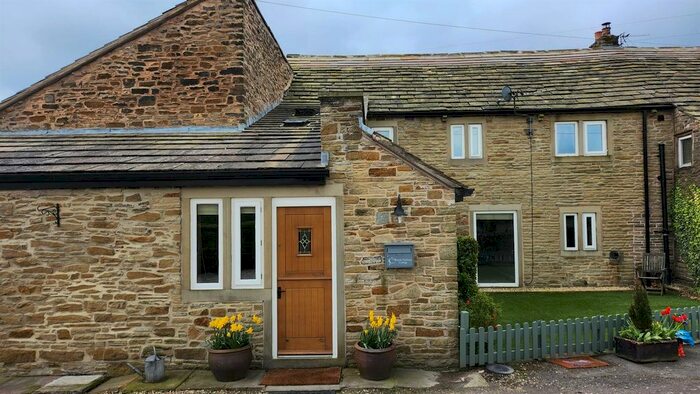 3 Bedroom Property To Rent In Arlies Lane, Heyrod, Stalybridge, SK15