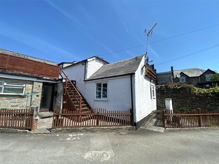 1 Bedroom Apartment For Sale In Newport Square, Launceston, Cornwall, PL15