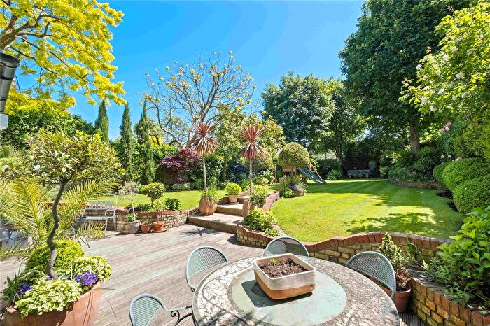 7 Bedroom Semi-Detached House For Sale In Hawthorne House, Wandle Road, SW17