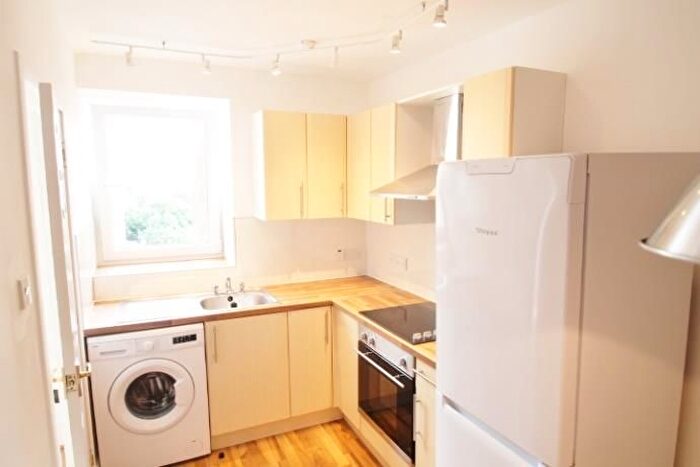 2 Bedroom Flat To Rent In Ann Street, Dundee, DD3
