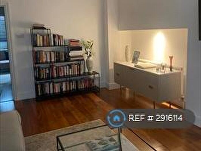 3 Bedroom Flat To Rent In Oakhill Avenue, London, NW3