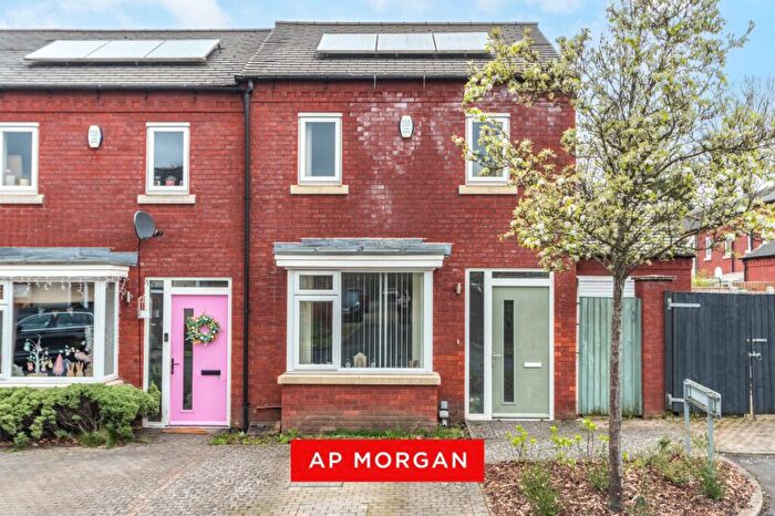 2 Bedroom End Of Terrace House For Sale In Cofton Park Close, Rednal, Birmingham, West Midlands, B45