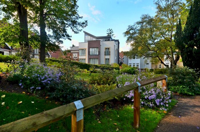 2 Bedroom Flat To Rent In Uplands Road, Guildford, GU1