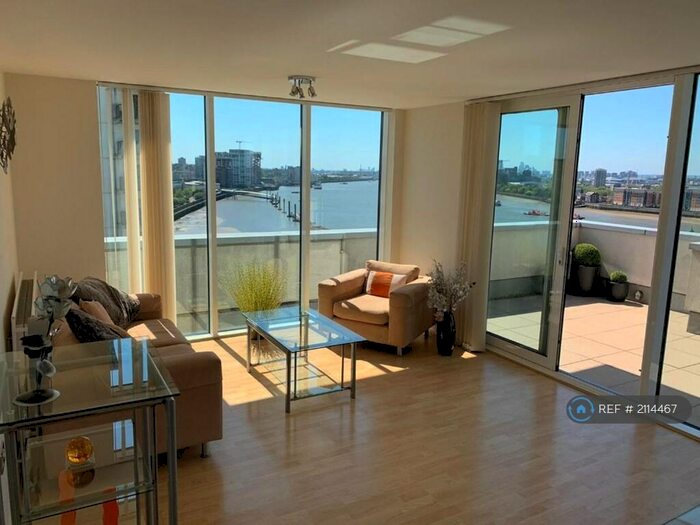 3 Bedroom Penthouse To Rent In Cumberland House, London, SE28