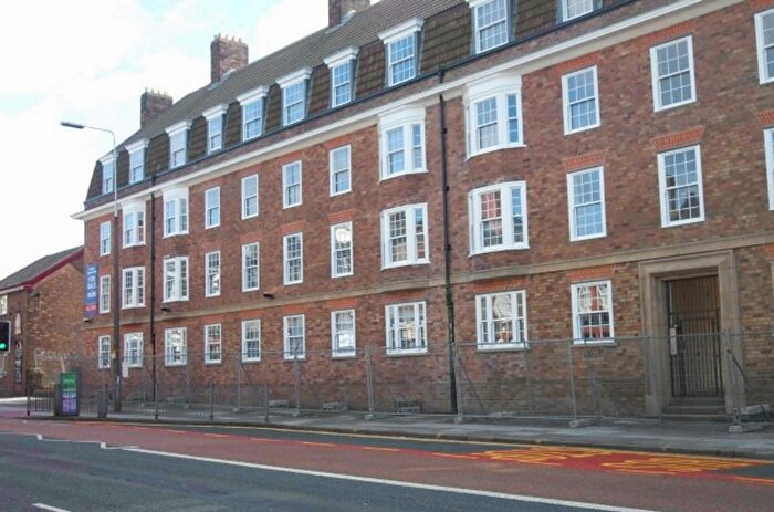 3 Bedroom Flat To Rent In Wavertree Gardens, Liverpool, L15