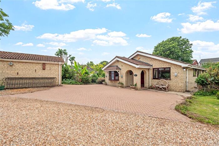 4 Bedroom Bungalow For Sale In Preston, Weymouth, Dorset, DT3