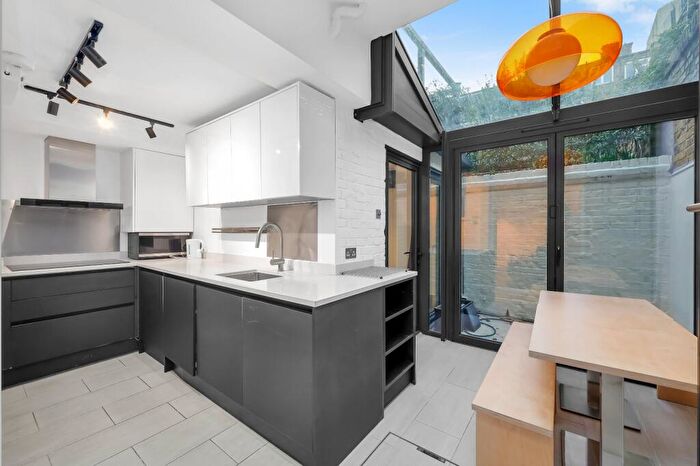 3 Bedroom End Of Terrace House To Rent In Albert Street, Camden Town, NW1