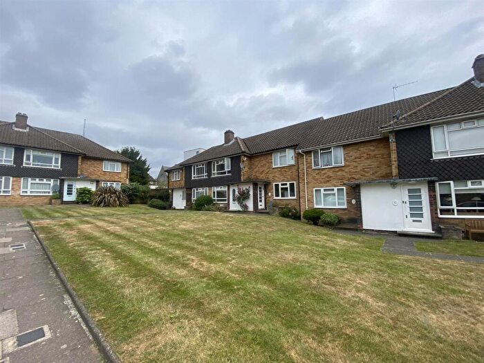 2 Bedroom Apartment To Rent In St. Peter's Court, Hendon, London, NW4