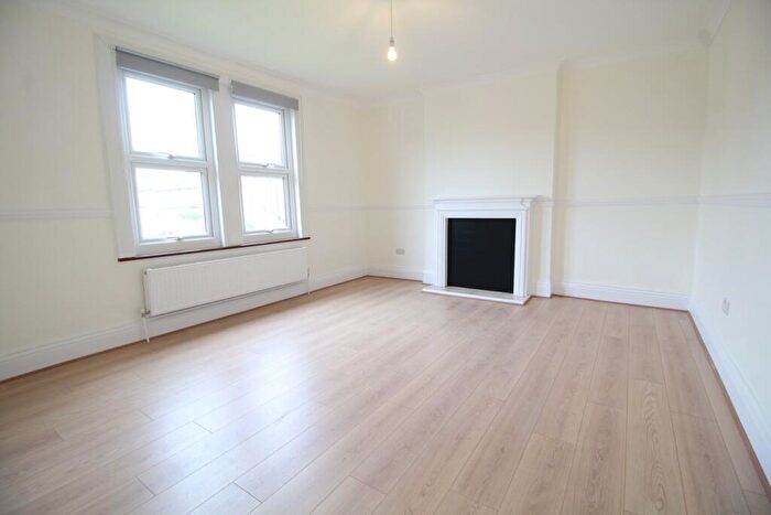 1 Bedroom Maisonette For Sale In Farnley Road, London, SE25