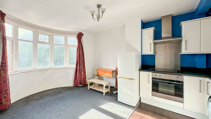 2 Bedroom Flat To Rent In Bedminster Road, Bedminster, Bristol, BS3