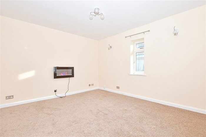 3 Bedroom Detached Bungalow For Sale In Teston Road, Offham, West Malling, Kent, ME19