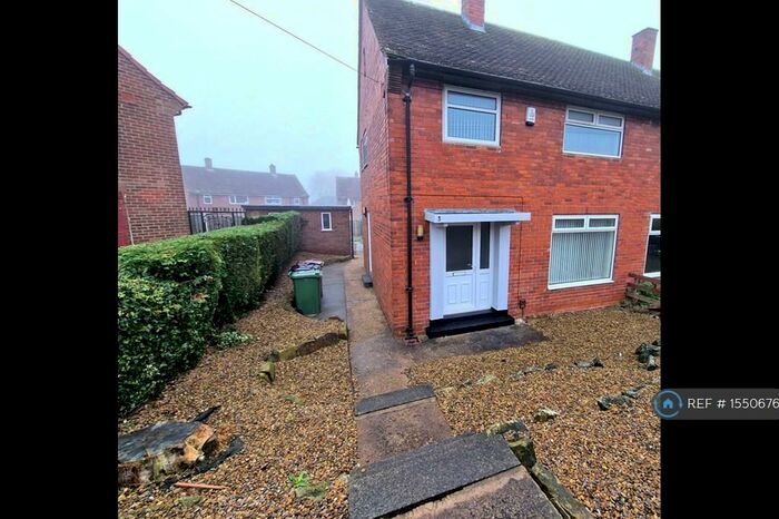 3 Bedroom Semi-Detached House To Rent In Hansby Gardens, Leeds, LS14