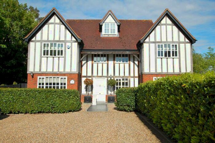 5 Bedroom Detached House For Sale In Orsett Village, RM16