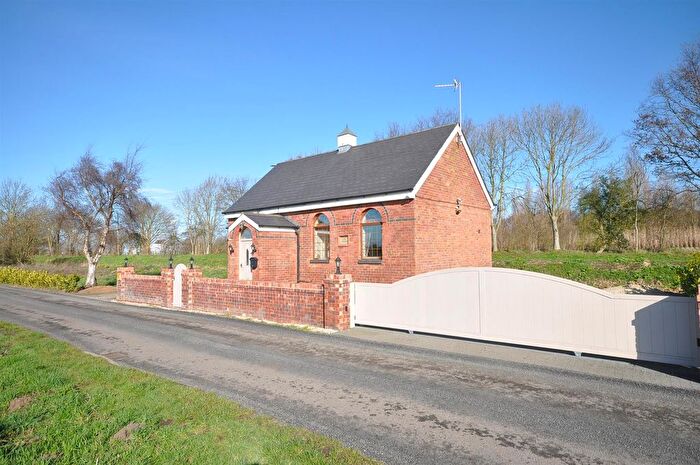 2 Bedroom Detached House For Sale In Medge Hall, Doncaster, DN8