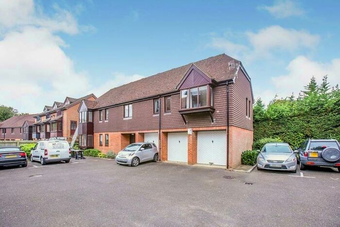 1 Bedroom Apartment To Rent In Croydon Road, Reigate, RH2