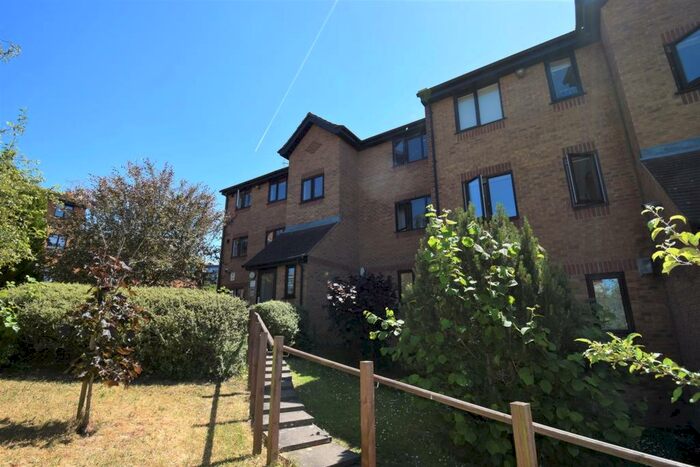 1 Bedroom Flat To Rent In Armoury Road, London, SE8