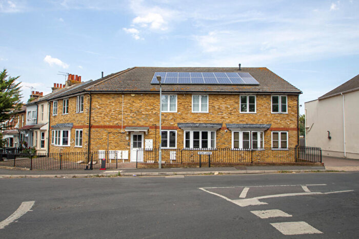 2 Bedroom Flat To Rent In Sun Lane, Gravesend, DA12