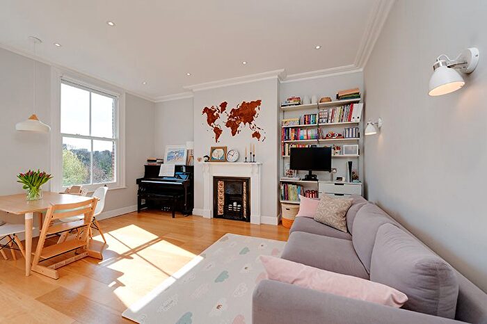 2 Bedroom Flat For Sale In Nassington Road, London, NW3