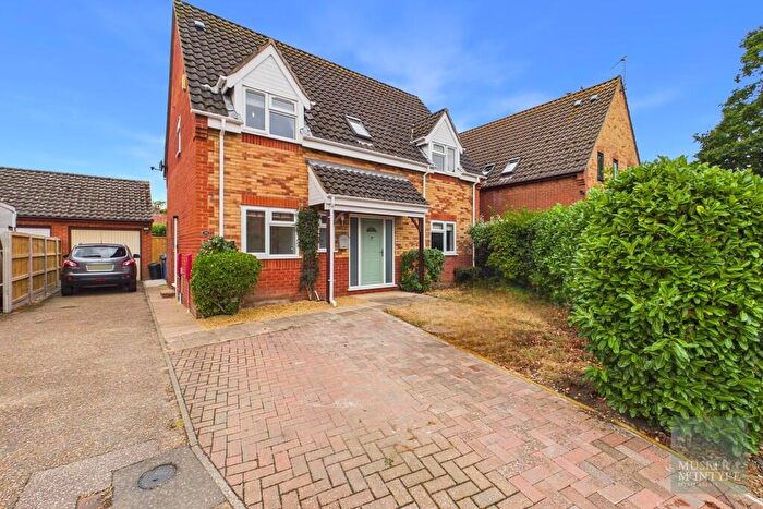 4 Bedroom Detached House For Sale In All Saints Green, Worlingham, NR34