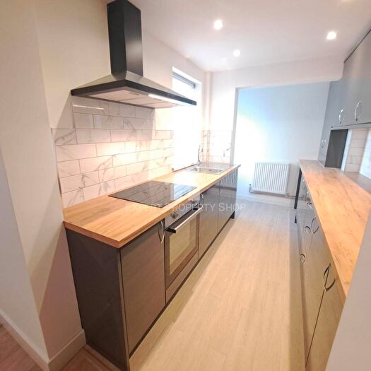 3 Bedroom House To Rent In Gateford Road, Worksop, Nottinghamshire, S81