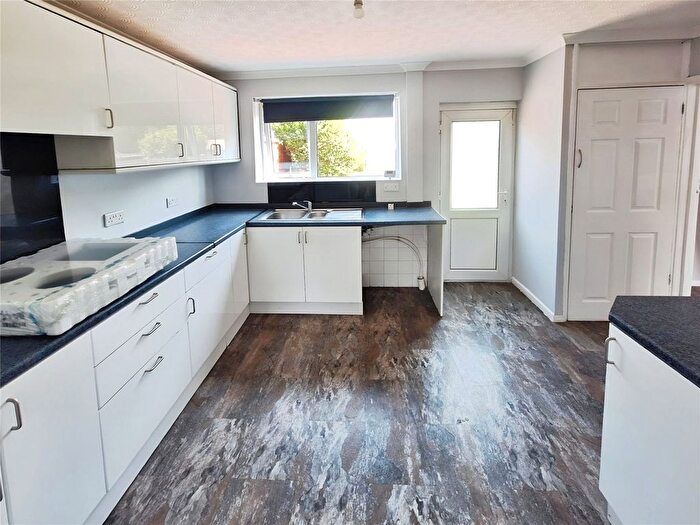 3 Bedroom Terraced House For Sale In Dorlecote Place, Nuneaton, Warwickshire, CV10