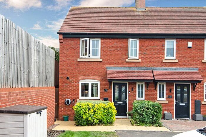 3 Bedroom Semi-Detached House For Sale In Daffodil Drive, Lichfield, WS13