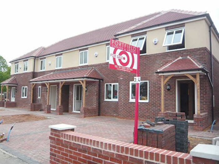 3 Bedroom Town House To Rent In Worcester Avenue, Wheatley, Doncaster, South Yorkshire, DN2