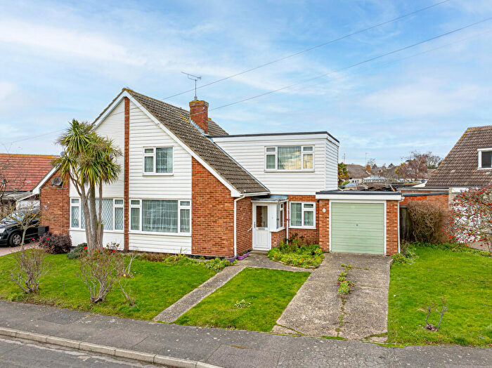 3 Bedroom Semi Detached House For Sale In Heycroft Road, Hockley, SS5