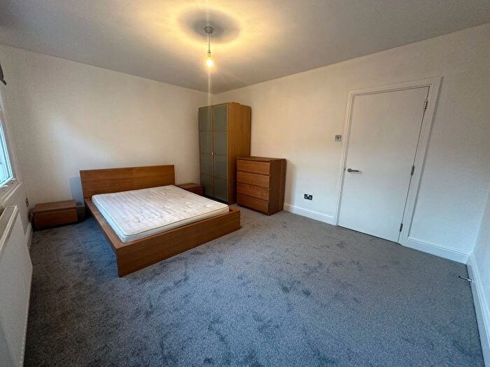 4 Bedroom Terraced House To Rent In Gillespie Road, London, N5
