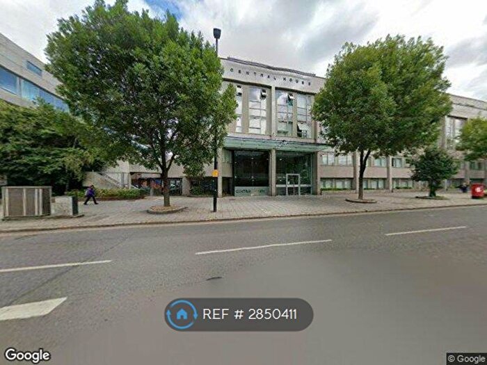 Studio To Rent In Central House, Hounslow, TW3